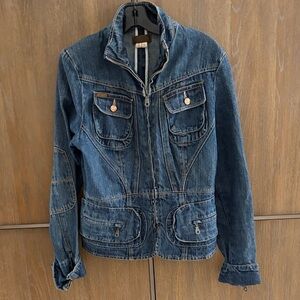 Chic Blue Denim Jacket with Pockets